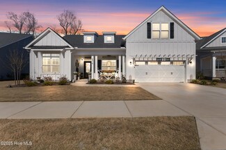 2516 Lakeside Cir, Wilmington, NC 28401