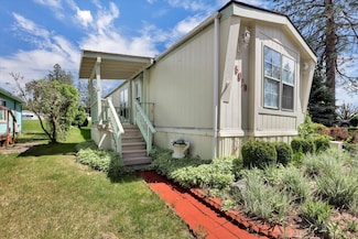 15010 N Shenandoah Forest Ln, Mead, WA 99021