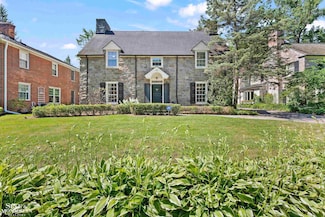 93 Merriweather Rd, Grosse Pointe Farms, MI 48236