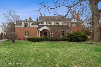 1085 Elm Ridge Dr, Glencoe, IL 60022