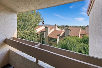 6877 Caminito Mundo Unit 30, San Diego, CA 92119