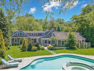61 Holmes St, Marion, MA 02738
