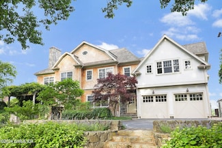 27 Cognewaugh Rd, Cos Cob, CT 06807