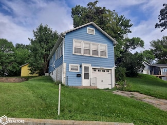 136 7th Ave N, Clear Lake, IA 50428