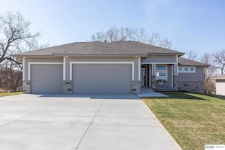 16015 Zac Ln, Bennington, NE 68007