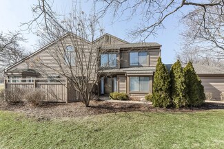 639 Golf Ln Unit 960, Lake Barrington, IL 60010