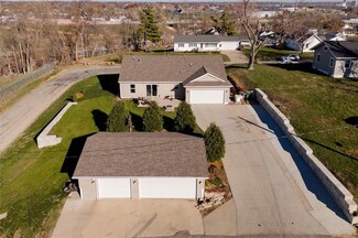 1371 19th Ave SW, Cedar Rapids, IA 52404