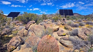 8375 E Cholla Dr, Yucca, AZ 86438