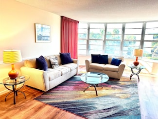 3051 NE 48th St Unit 208, Fort Lauderdale, FL 33308