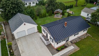 18 Hallowell St, Winslow, ME 04901
