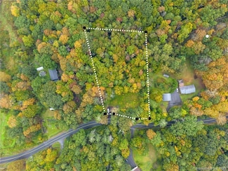 302 Gillette Rd, New Hartford, CT 06057