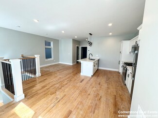 16 Baker Ct Unit 2, Dorchester, MA 02125