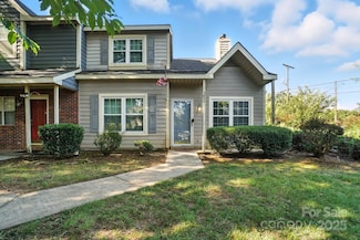 3854 Mosscroft Ln, Charlotte, NC 28215