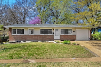 1315 Hialeah Place, Florissant, MO 63033