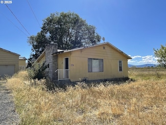 2202 Joe Wright Rd, Klamath Falls, OR 97603