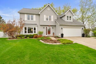 1065 Cedar Creek Dr, Lake Zurich, IL 60047