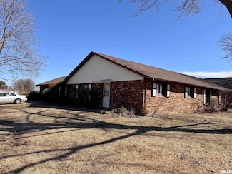 1823 S Madison St, Macomb, IL 61455