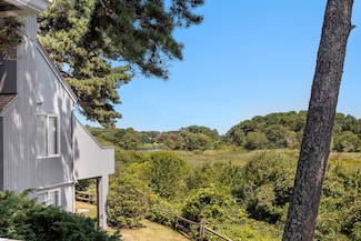 40 Hidden Cove Rd Unit 15, Oak Bluffs, MA 02557