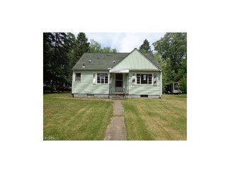 3121 Greenhill Dr, Akron, OH 44319