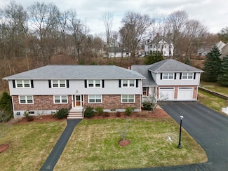 3 Franzone Dr Unit D, Haverhill, MA 01835