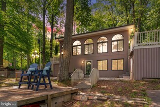 8240 Lake Shore Dr, Manassas, VA 20112