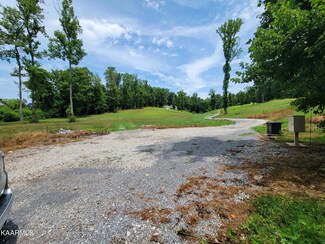 2922 Samples Rd, Louisville, TN 37777