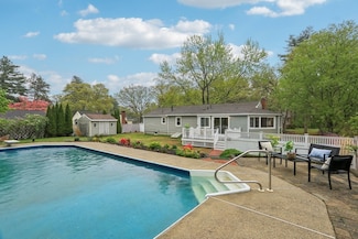 23 Taunton St, Bellingham, MA 02019