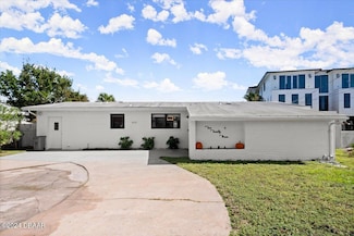 223 Sandy Cir, South Daytona, FL 32119