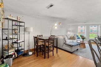 386 Commercial St Unit 4E, Boston, MA 02109