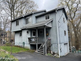 151 Washington Dr, Hawley, PA 18428