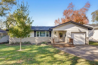 1927 S Plaza Ave, Springfield, MO 65804