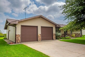 320 Stable Dr, Bertrand, NE 68927