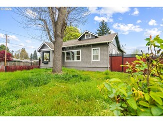 4199 Scenic Dr, Eugene, OR 97404