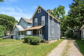 825 Oakland Dr, Kalamazoo, MI 49008