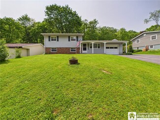 32 Parkview Ave, Bradford, PA 16701