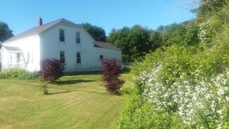 38 Meadow Rd, Topsham, ME 04086