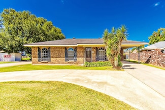 1003 Debra Ct, Morgan City, LA 70380