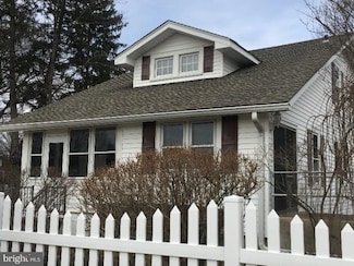 236 Arlington Ave, Hamilton, NJ 08620