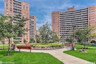 61-35 98th St Unit 12N, Rego Park, NY 11374