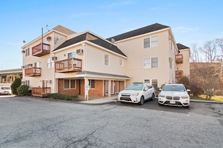 20 Daly St Unit 2F, Stamford, CT 06902