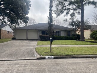 10415 Huntington Wood Dr, Houston, TX 77099