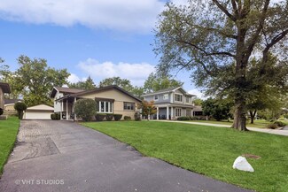 5880 Alabama Ave, Clarendon Hills, IL 60514