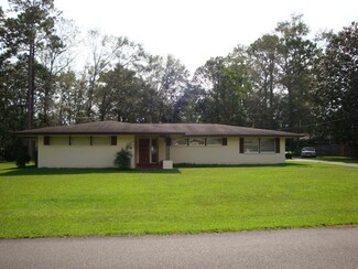 1617 W Fourth Ave, Picayune, MS 39466