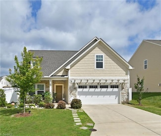 4137 Lytham Ln, Pfafftown, NC 27040