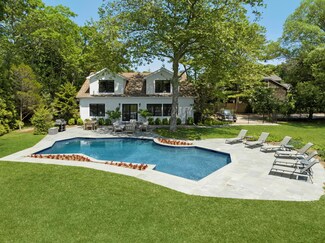 60 Franklin Ave, Westhampton Beach, NY 11978