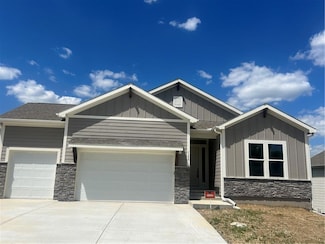 1128 SW Whitby Dr, Raymore, MO 64083