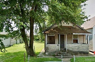 1008 Calhoun St, Madison, IL 62060