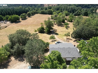 1383 N Old Pacific Hwy, Myrtle Creek, OR 97457