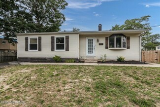 224 Oak St, Bayville, NJ 08721