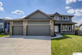 12110 Quail Dr, Bellevue, NE 68123